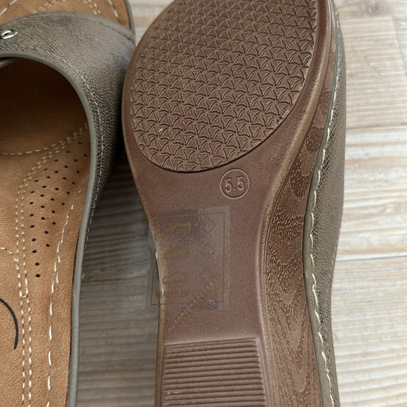 Slide sandals - Picture 4 of 4